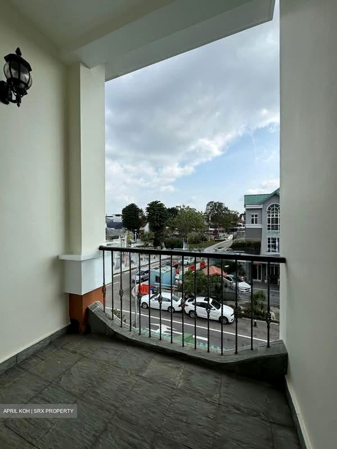 Sunrise Avenue (D28), Terrace #598586371